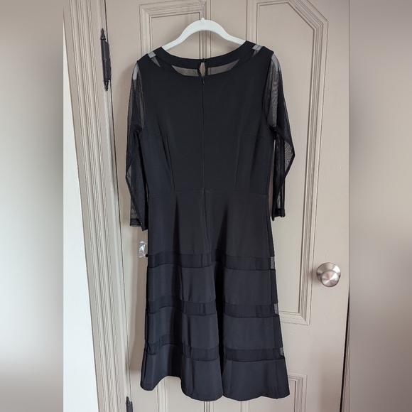 Elegant Black Mesh Sleeve Dress - Picture 3 of 8